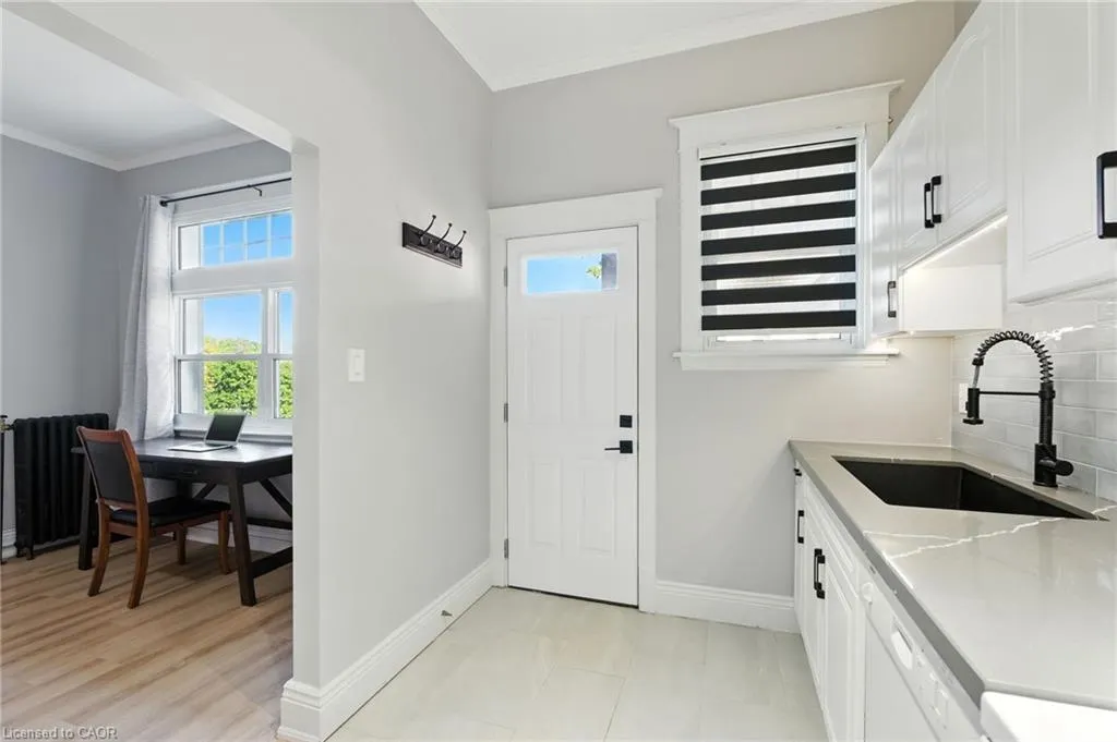 54 Dufferin Avenue, #3