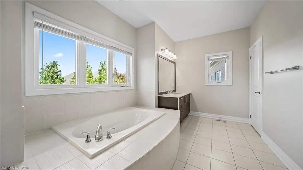 129 Robert Berry Crescent Crescent