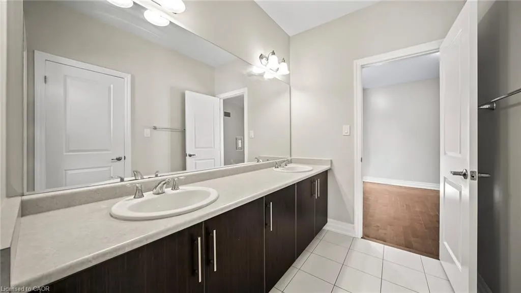 129 Robert Berry Crescent Crescent