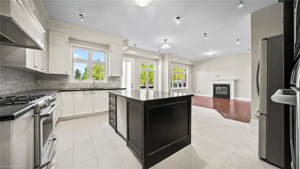 129 Robert Berry Crescent Crescent