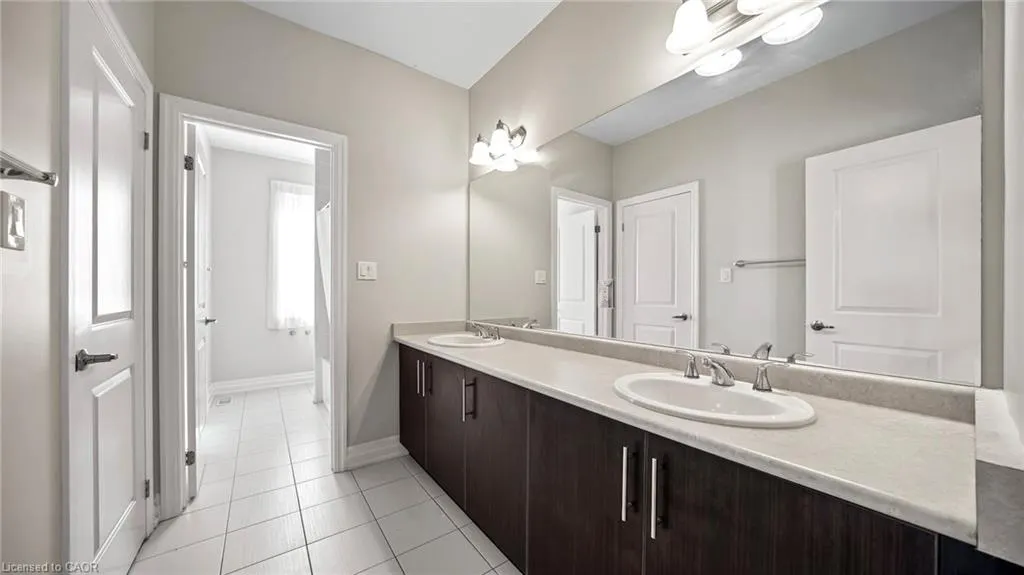 129 Robert Berry Crescent Crescent