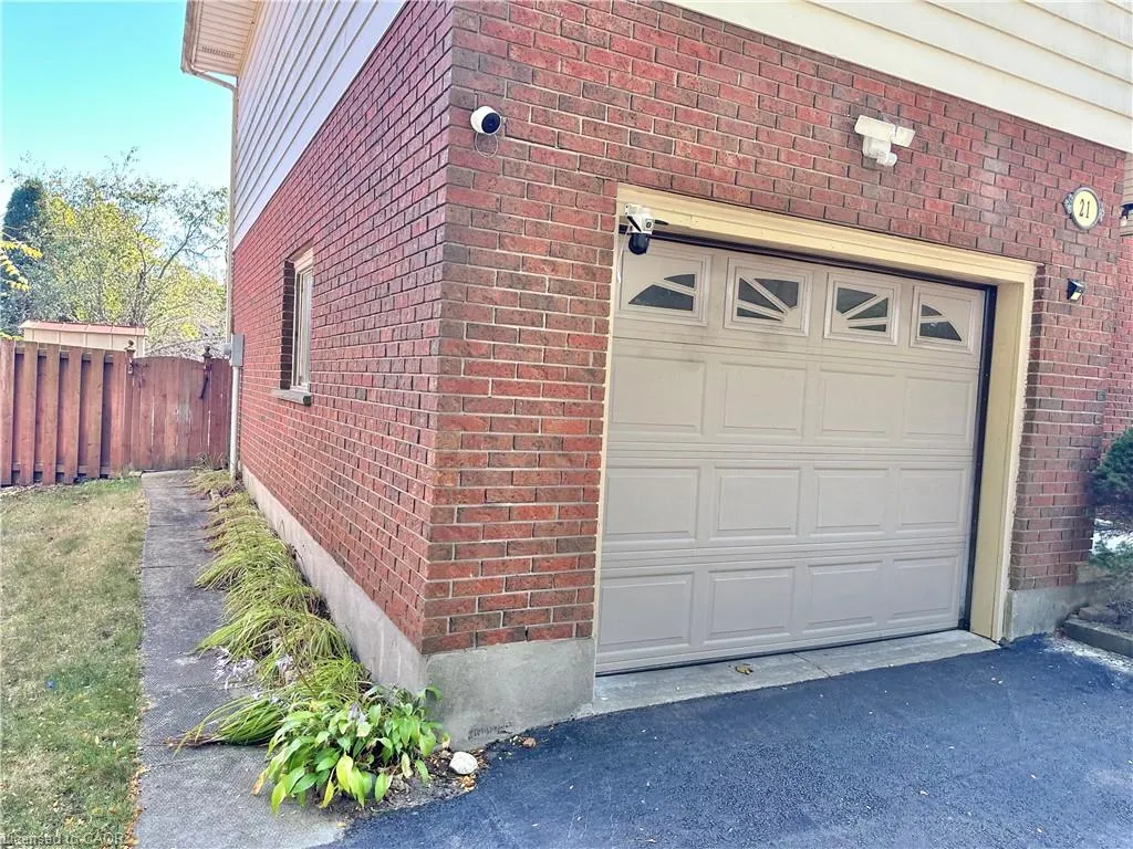 21 Carriage Road
