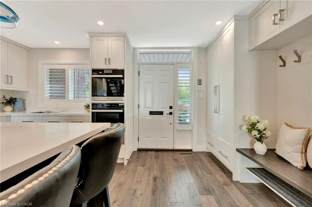 2136 Old Lakeshore Road, #3