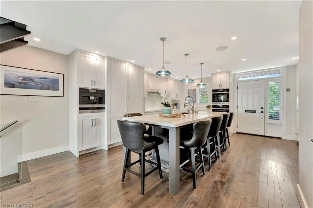 2136 Old Lakeshore Road, #3