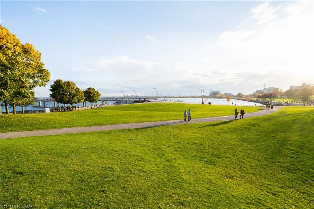 2136 Old Lakeshore Road, #3
