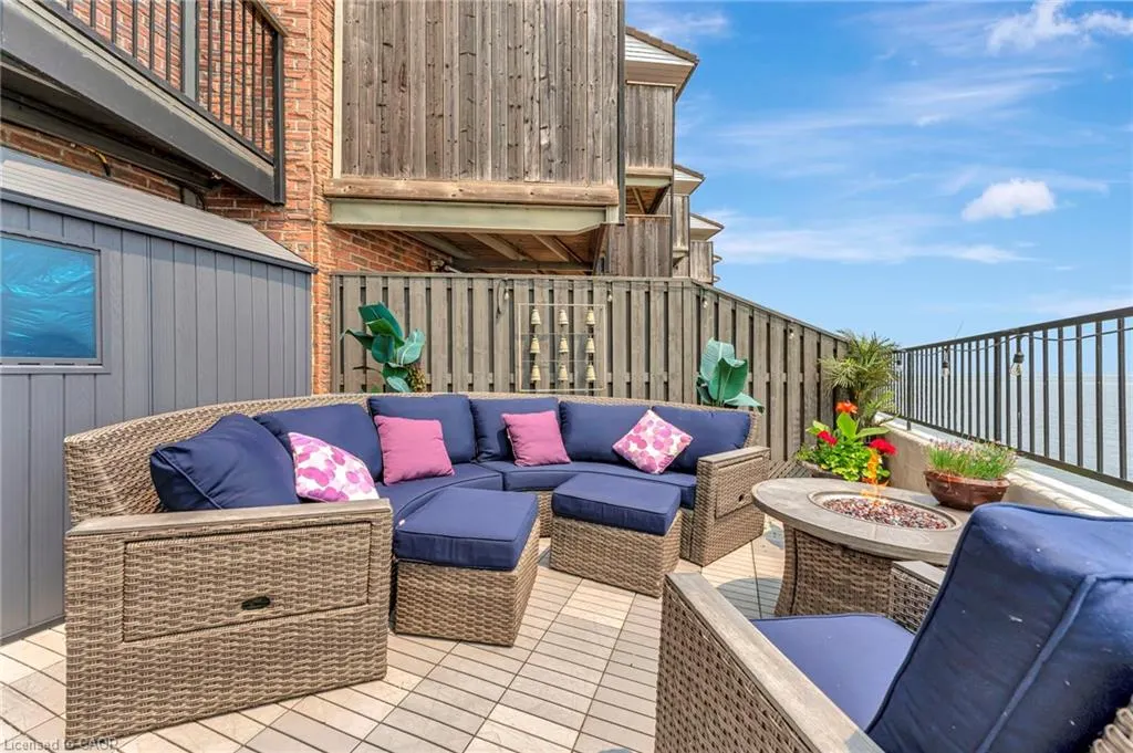 2136 Old Lakeshore Road, #3