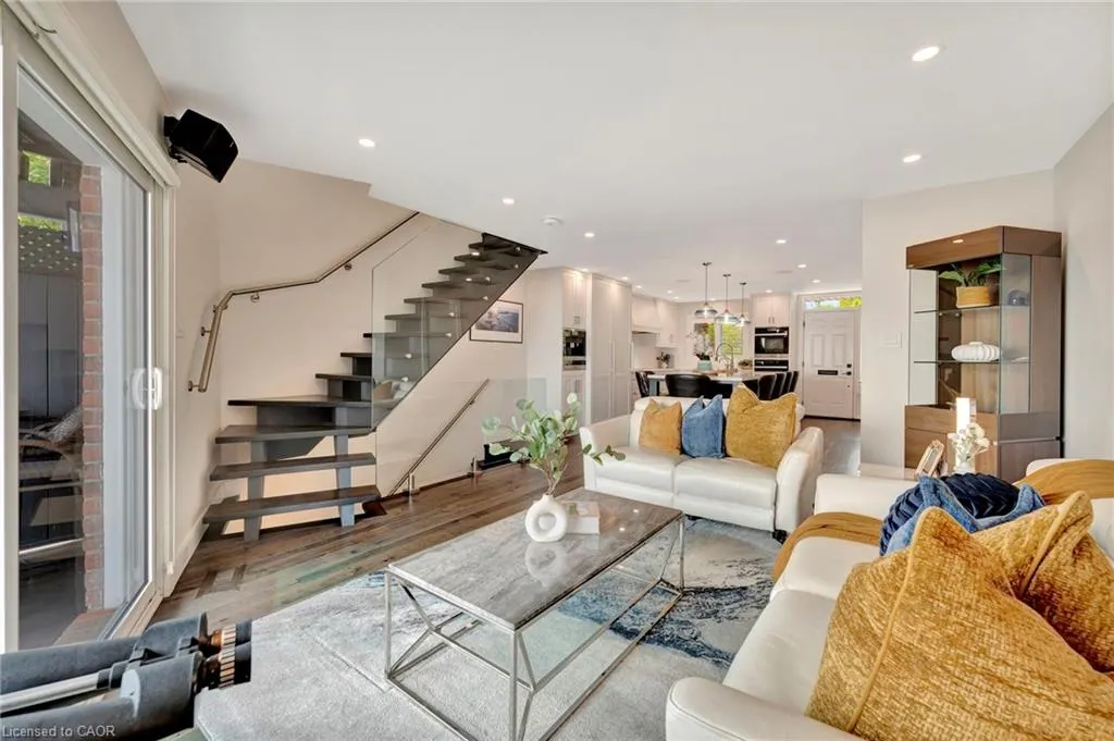2136 Old Lakeshore Road, #3