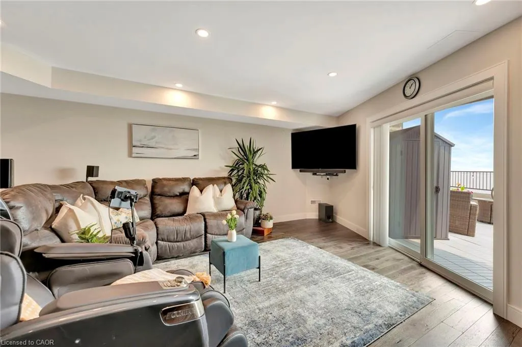 2136 Old Lakeshore Road, #3