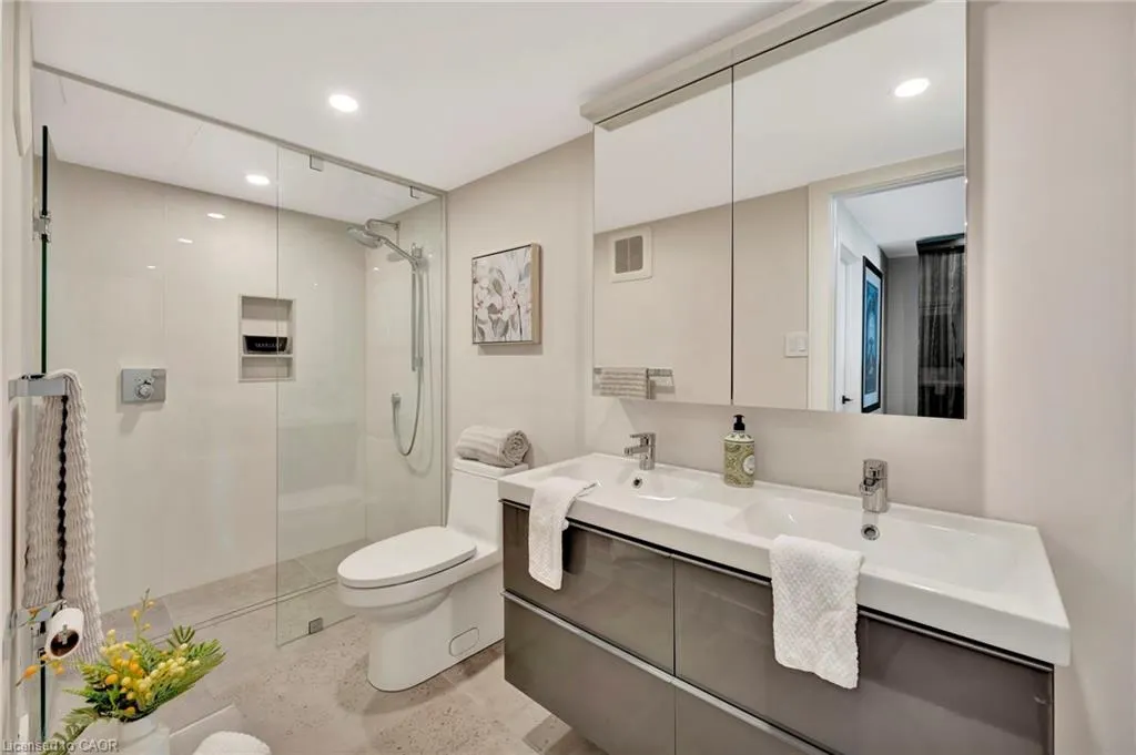 2136 Old Lakeshore Road, #3