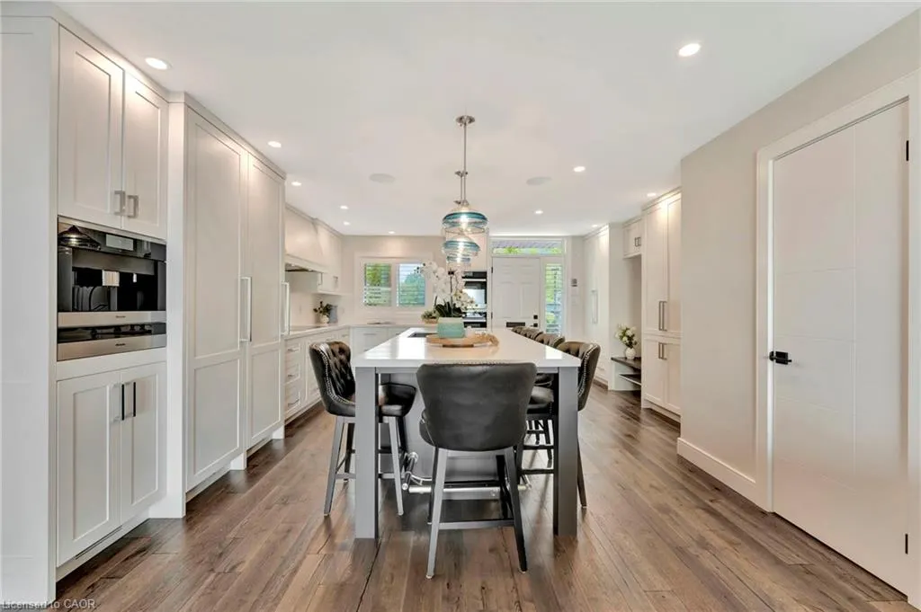 2136 Old Lakeshore Road, #3
