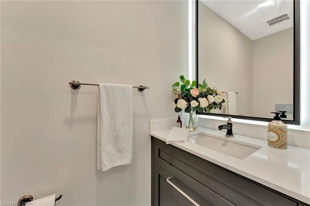 2136 Old Lakeshore Road, #3