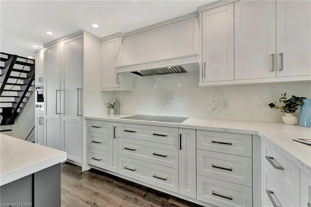 2136 Old Lakeshore Road, #3