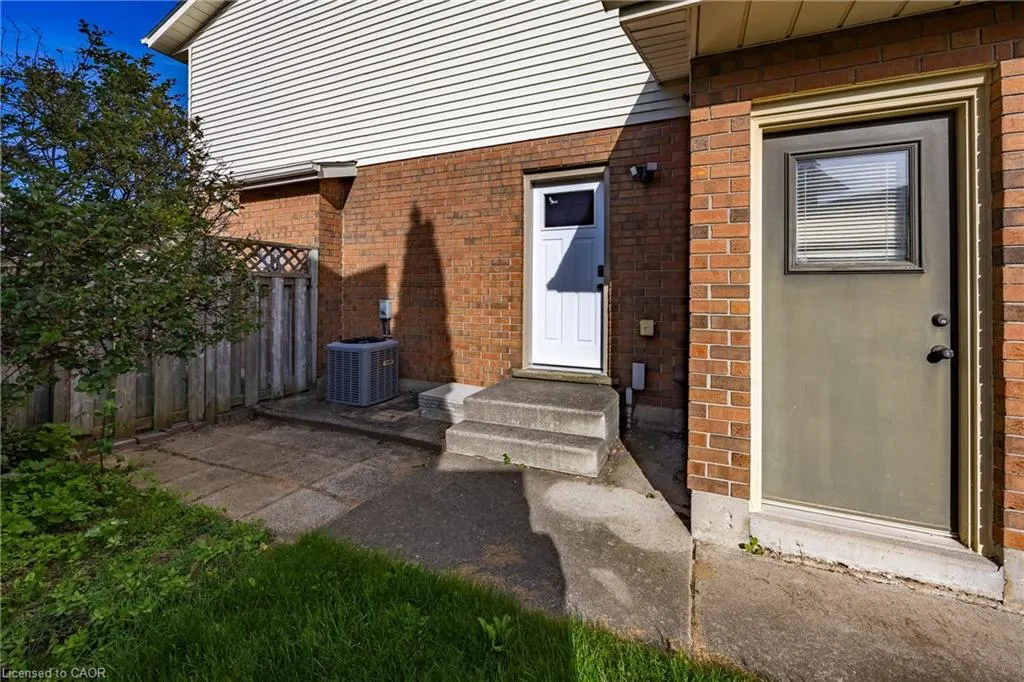 22 Falls Crescent