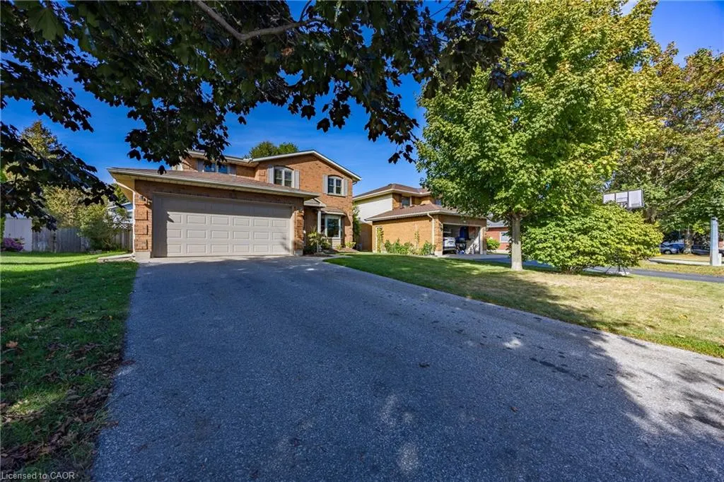 22 Falls Crescent