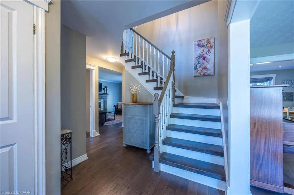 22 Falls Crescent