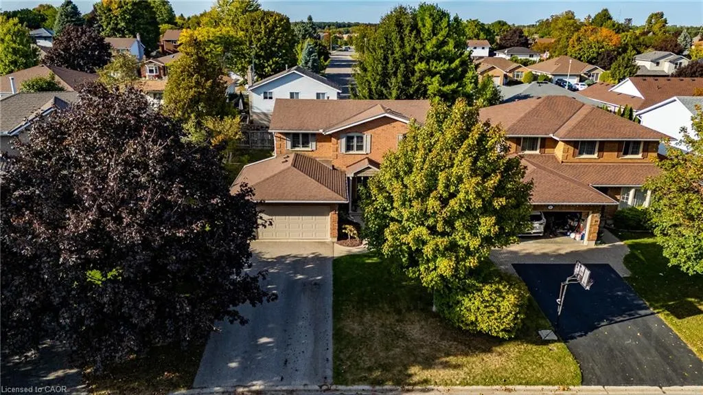 22 Falls Crescent