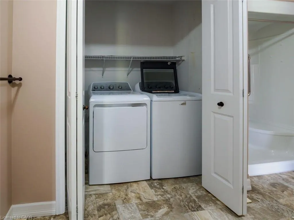 409 Queen Street S, #8