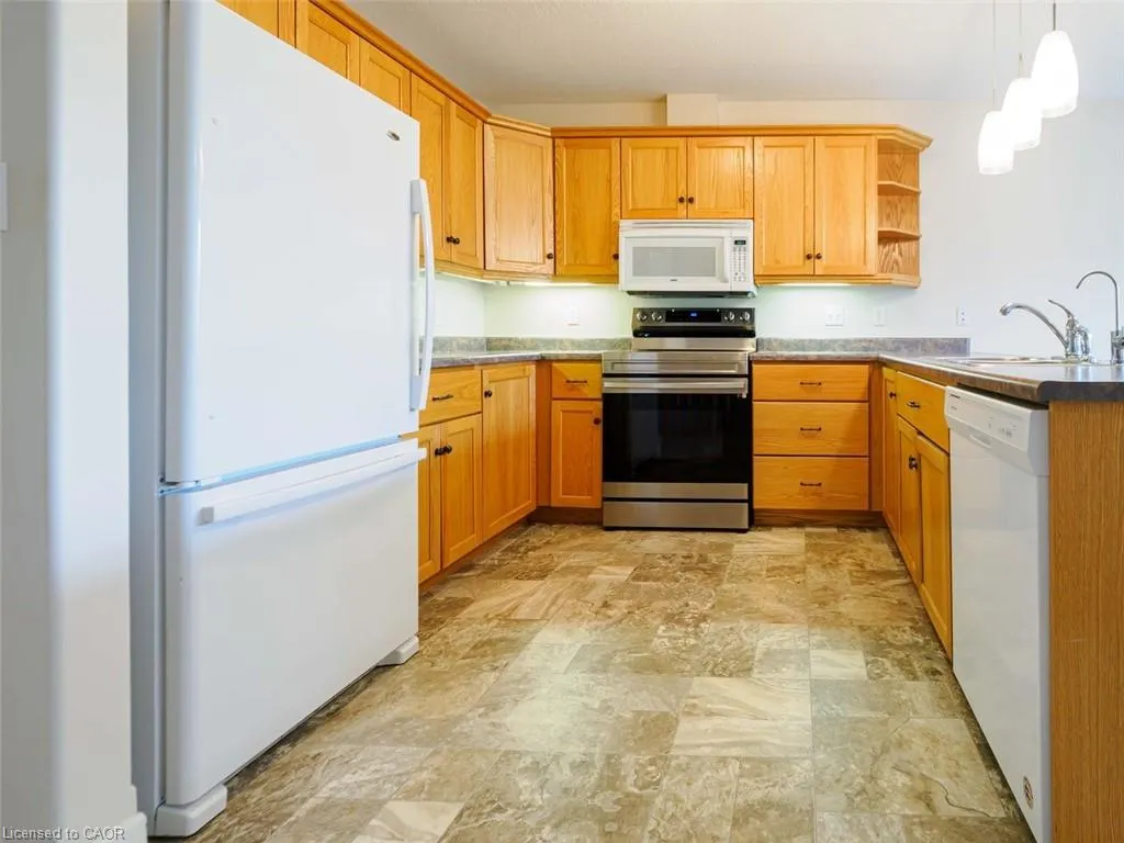409 Queen Street S, #8