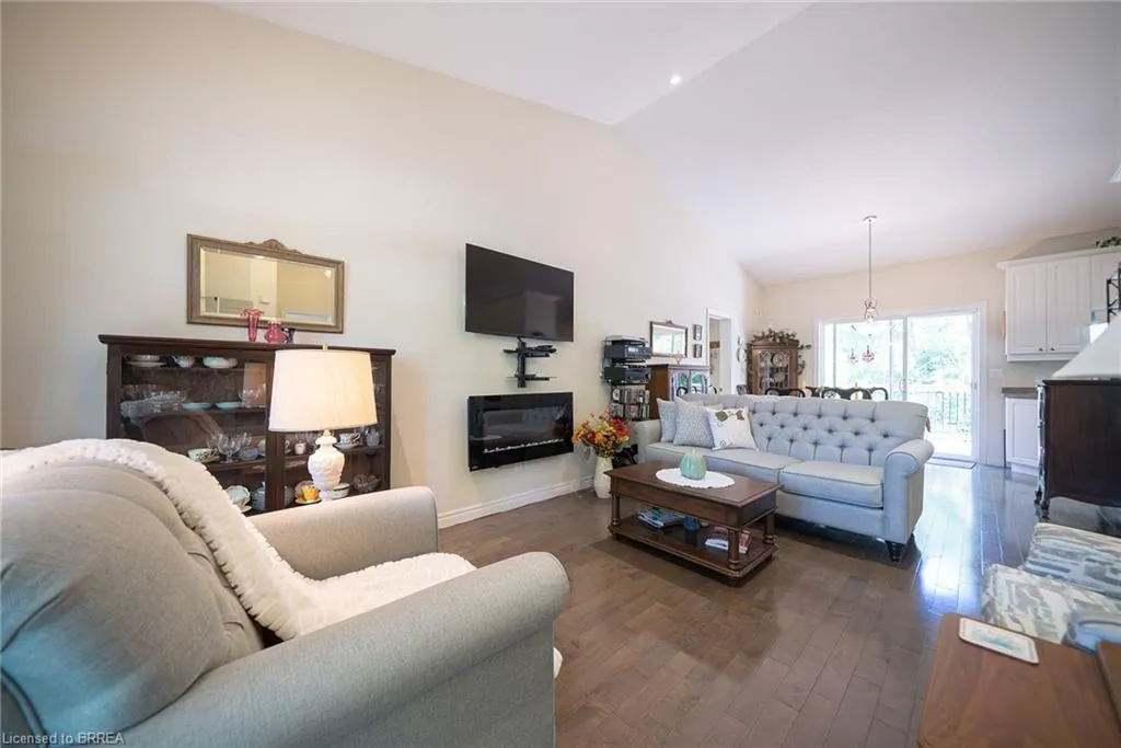 24 Hardy Road, #8