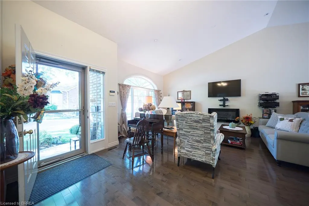 24 Hardy Road, #8