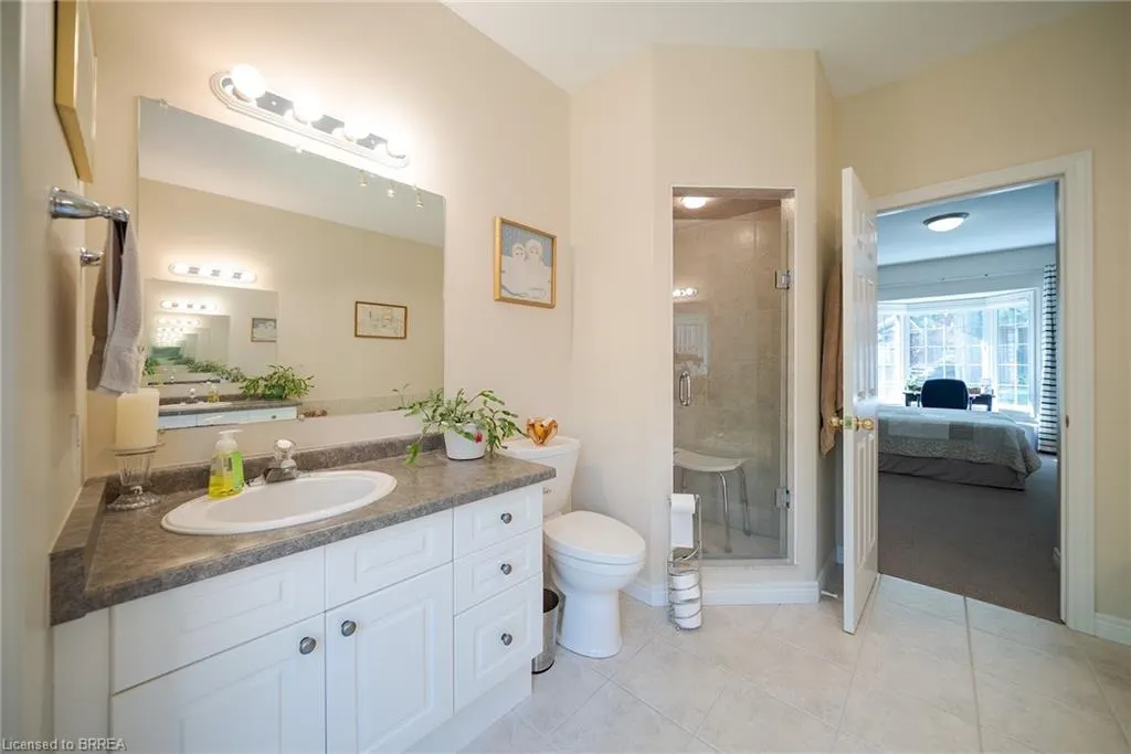 24 Hardy Road, #8