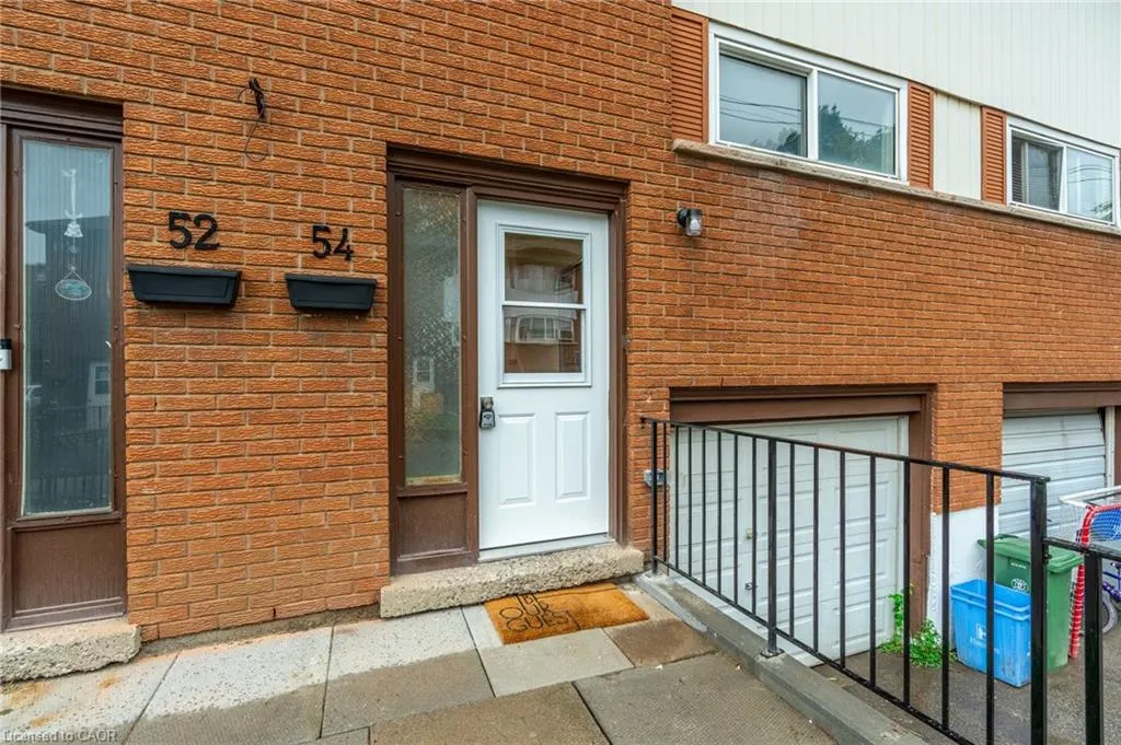 54 Woodman Drive N