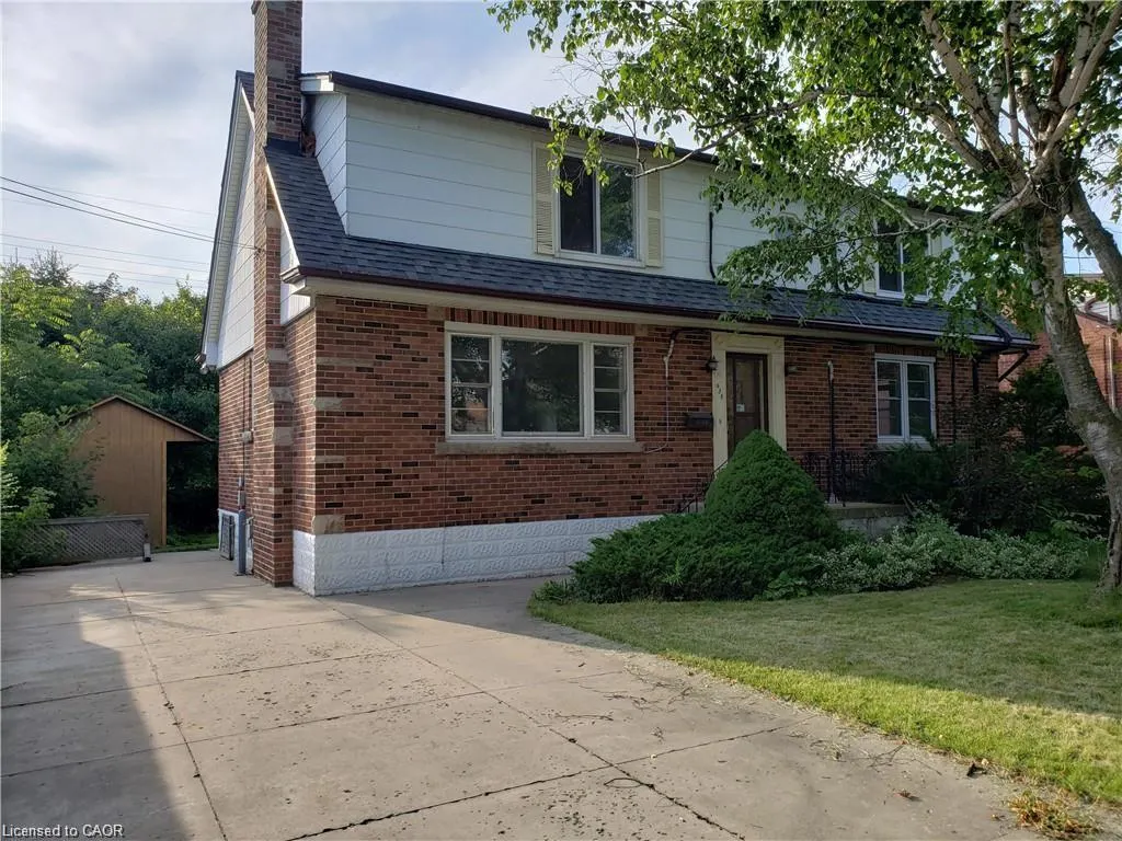 638 Rosseau Road, #Main Flr