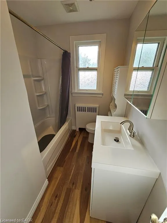 638 Rosseau Road, #Main Flr