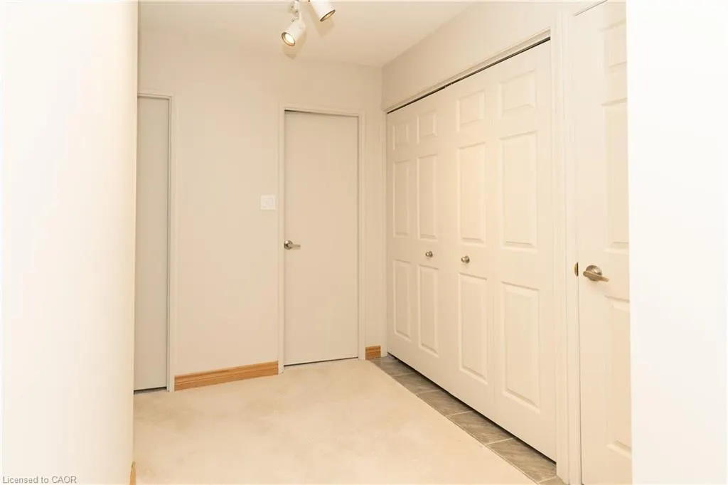 500 Green Road, #303