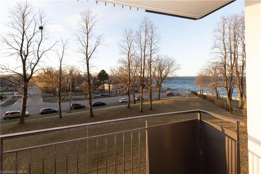 500 Green Road, #303