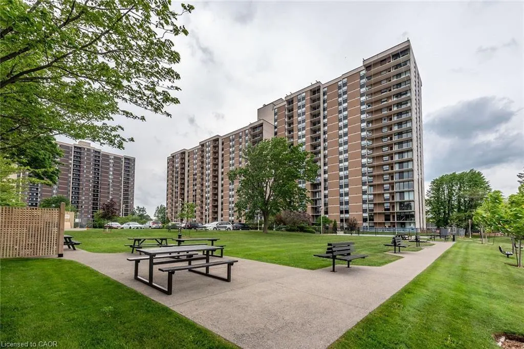 500 Green Road, #303
