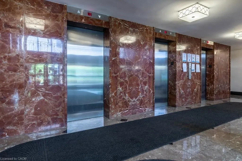 500 Green Road, #303