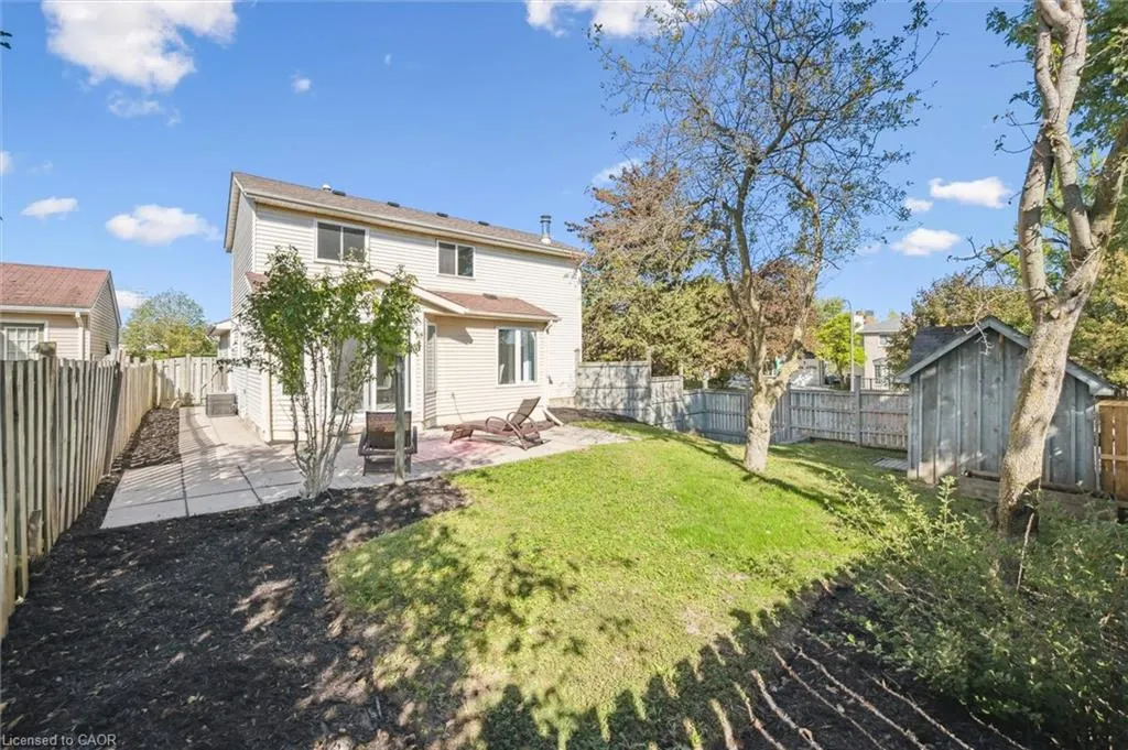 31 Parkland Crescent