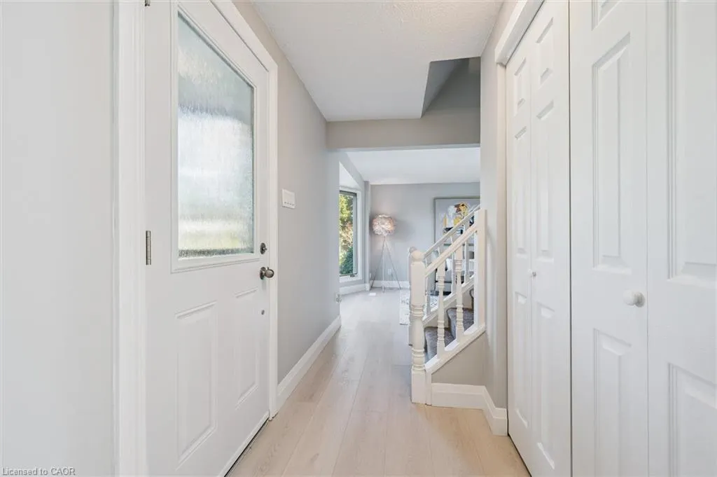 31 Parkland Crescent