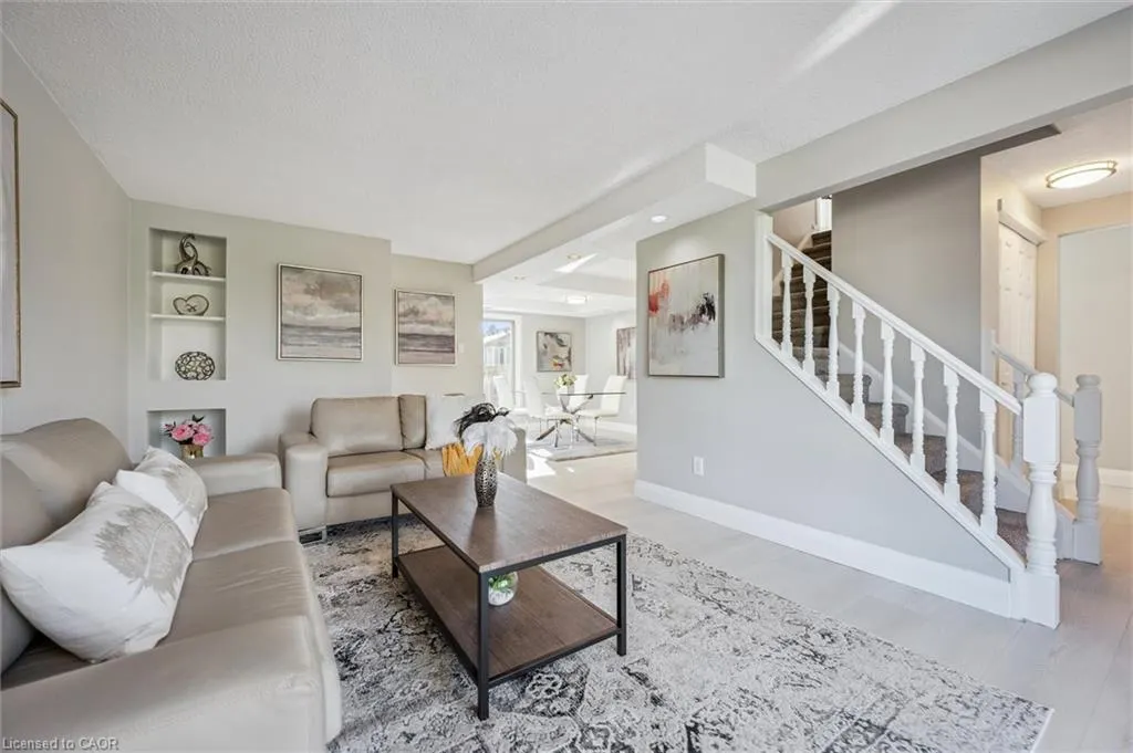 31 Parkland Crescent