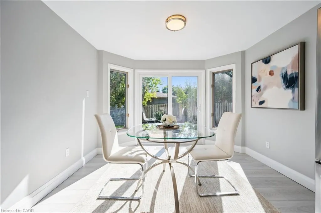 31 Parkland Crescent