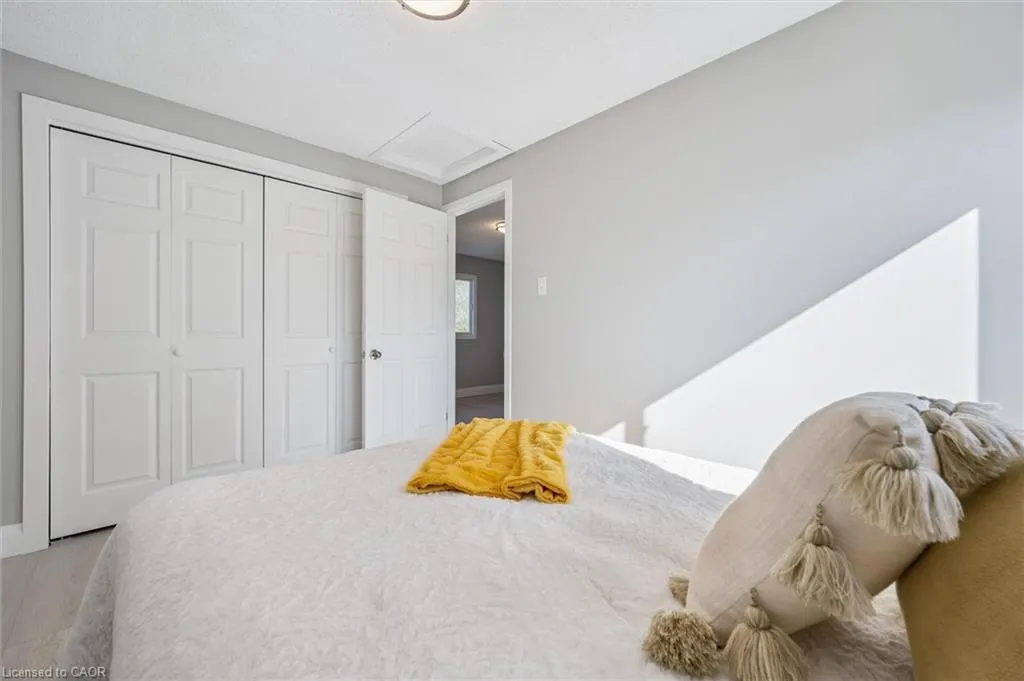 31 Parkland Crescent