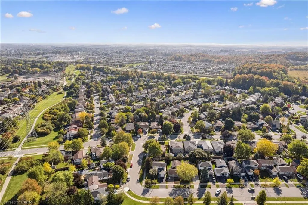 31 Parkland Crescent