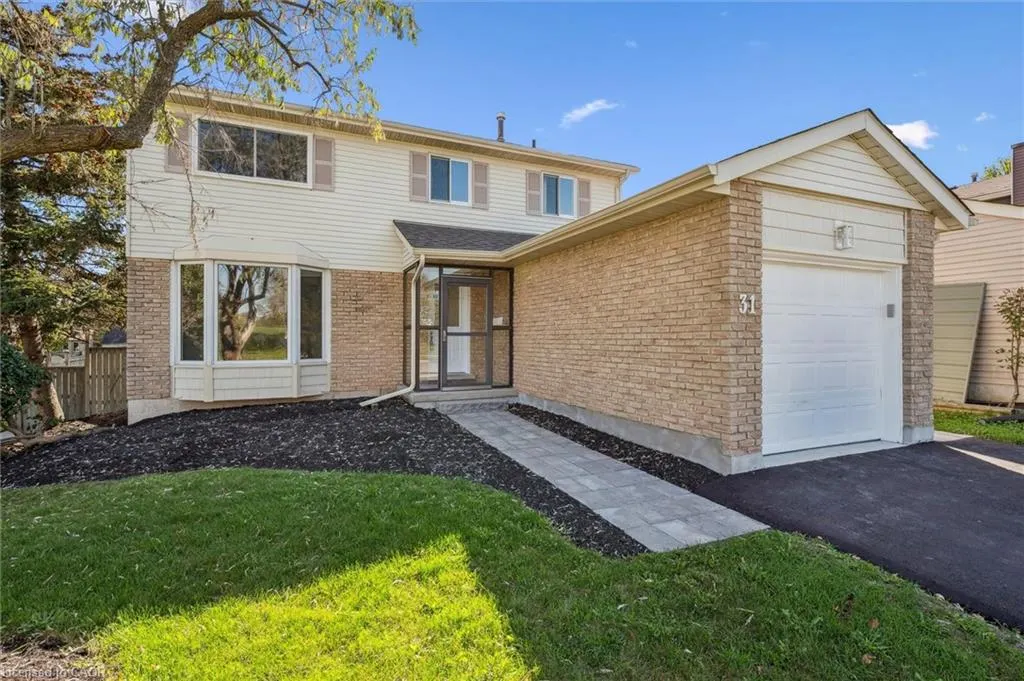 31 Parkland Crescent