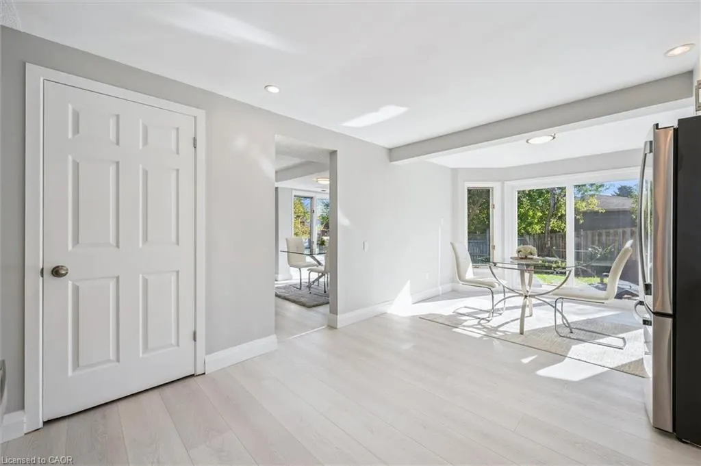 31 Parkland Crescent