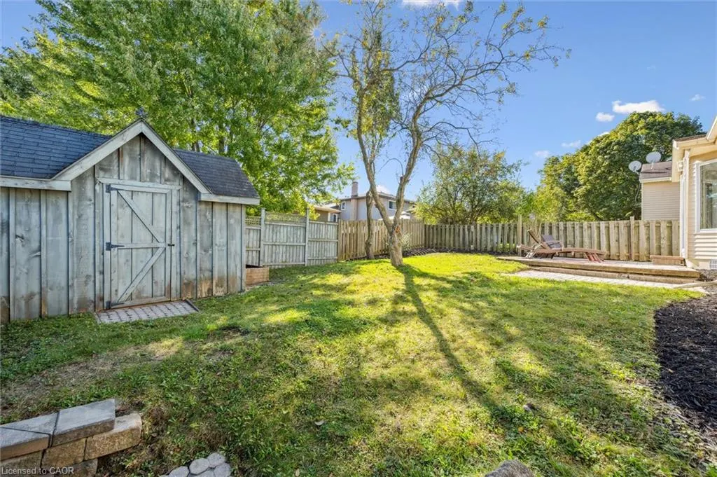 31 Parkland Crescent