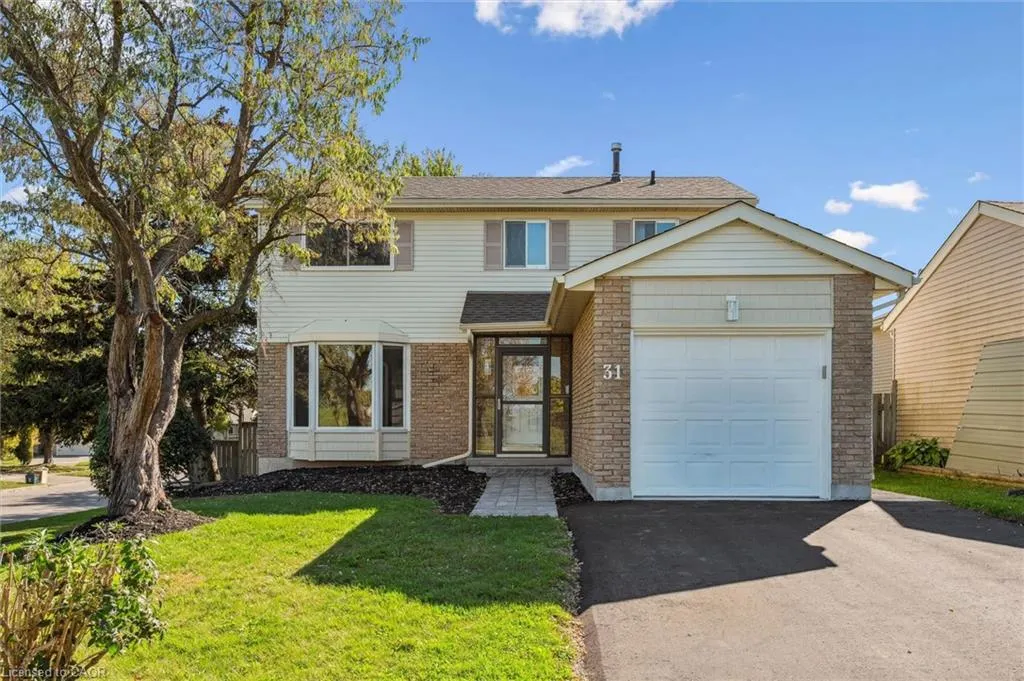 31 Parkland Crescent