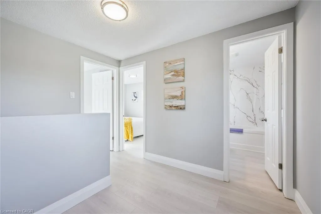 31 Parkland Crescent