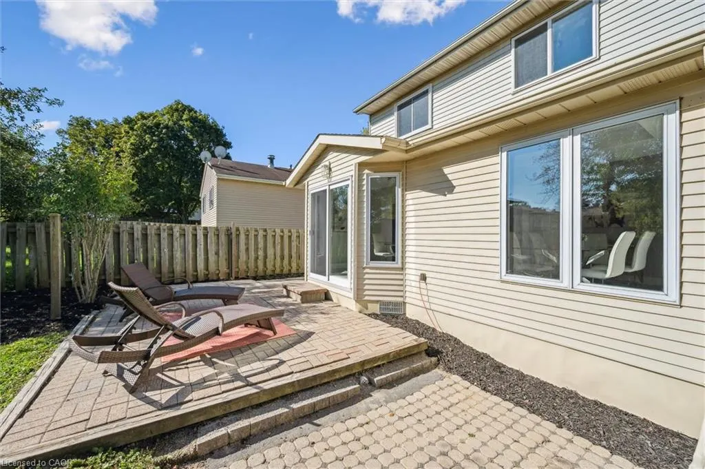 31 Parkland Crescent