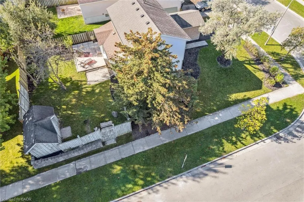 31 Parkland Crescent