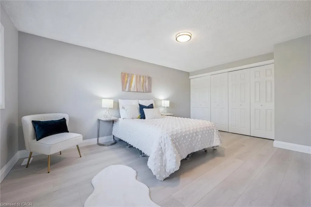 31 Parkland Crescent