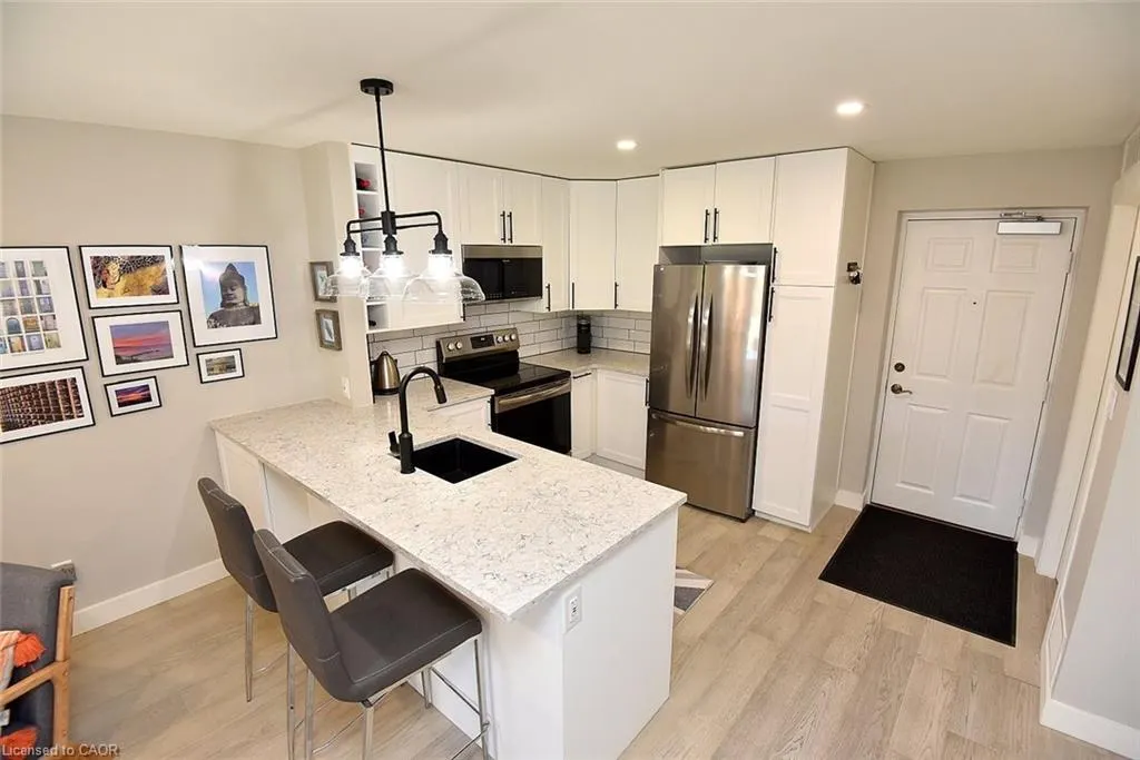 2035 Appleby Line, #103