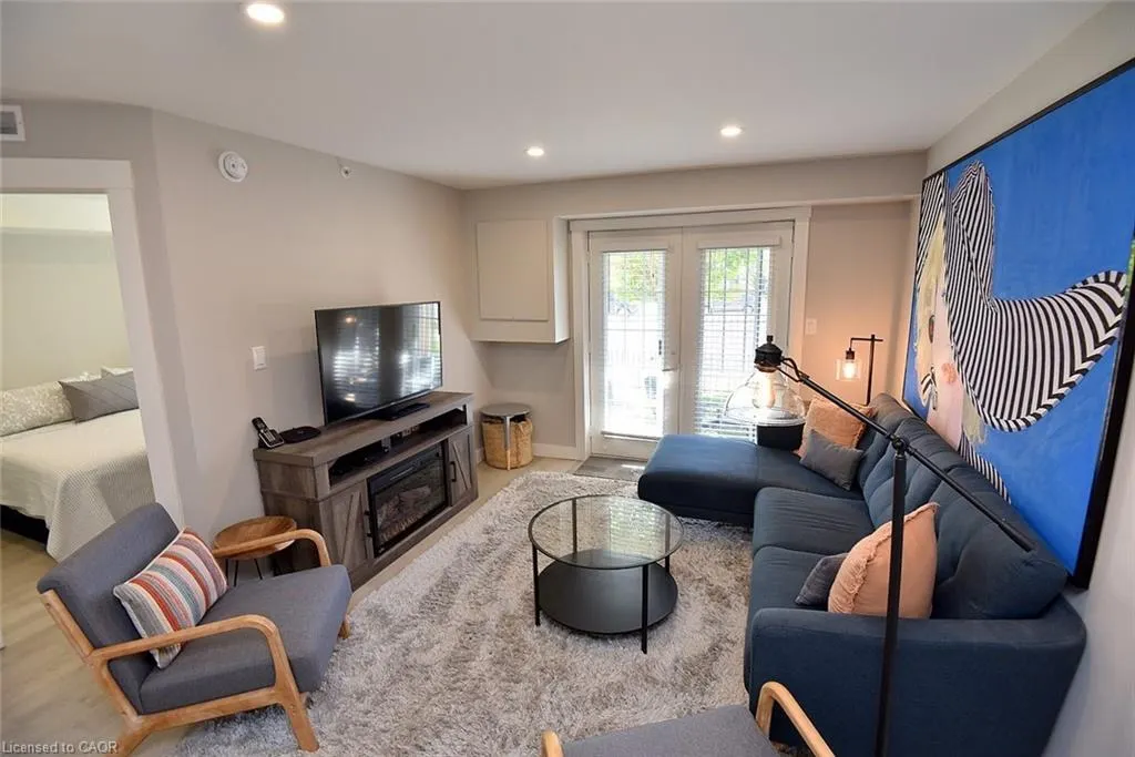 2035 Appleby Line, #103