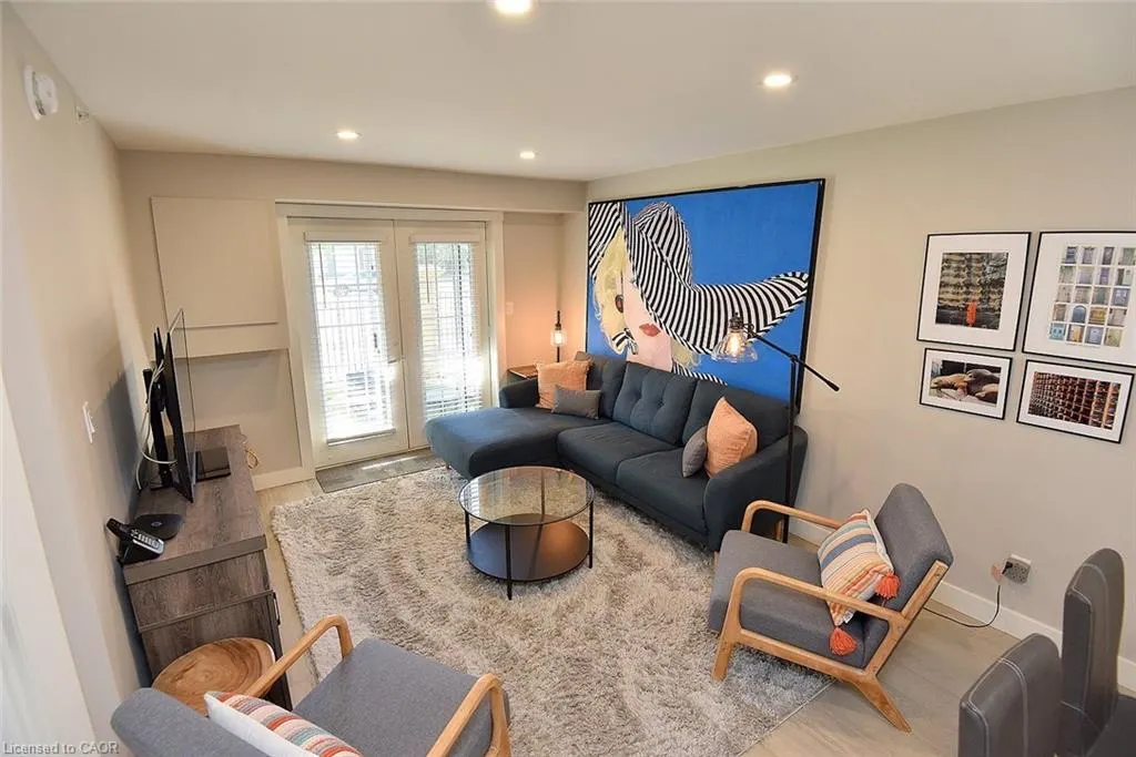 2035 Appleby Line, #103