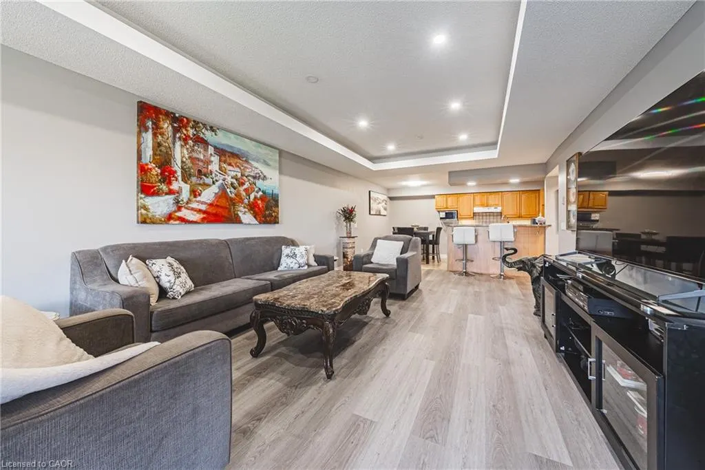 990 Golf Links Road, #308